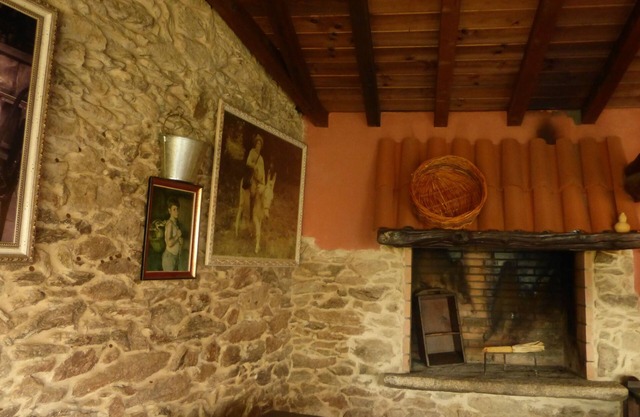 ROOM E - RURAL HOUSE