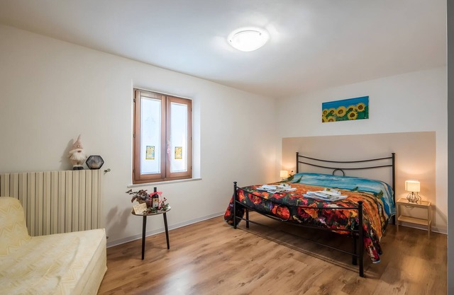 Room 'Girasole' with Wi-Fi and Air Conditioning