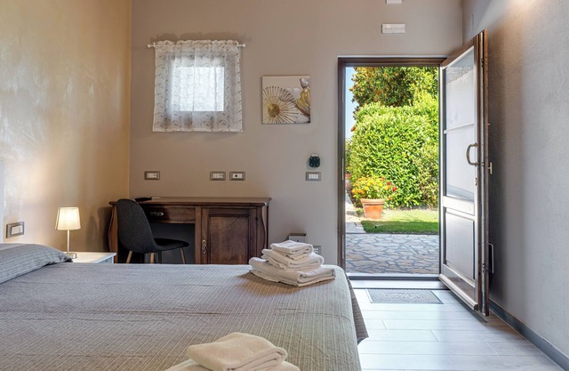 Room 'Il Borghetto Girasole' with Shared Garden, Wi-Fi and Air Conditioning