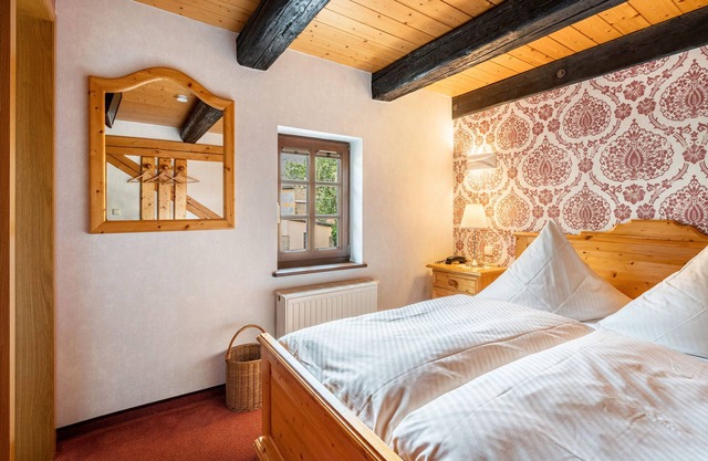 Room 'Im Weinrestaurant 5' with Shared Garden and Wi-Fi