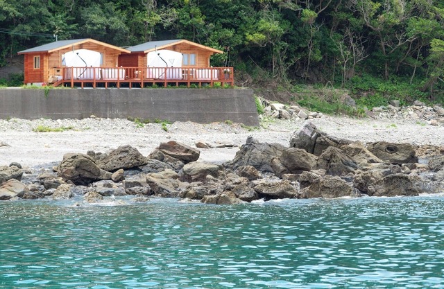 Room onlyNonsmoking Log house with jacuzzi and tent sauna pets allowedOcean view /Higashimurogun Wakayama