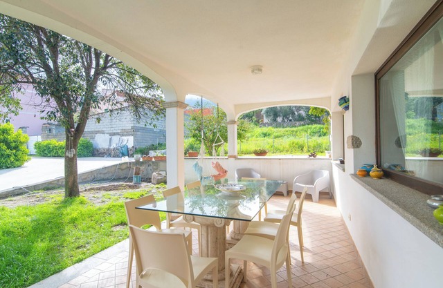 Room 'Perla' with Shared Pool, Wi-Fi and Air Conditioning