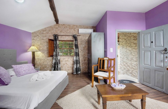 Room 'Quarto 4 - Gojim Casa Rural' with Mountain View, Wi-Fi and Air Conditioning
