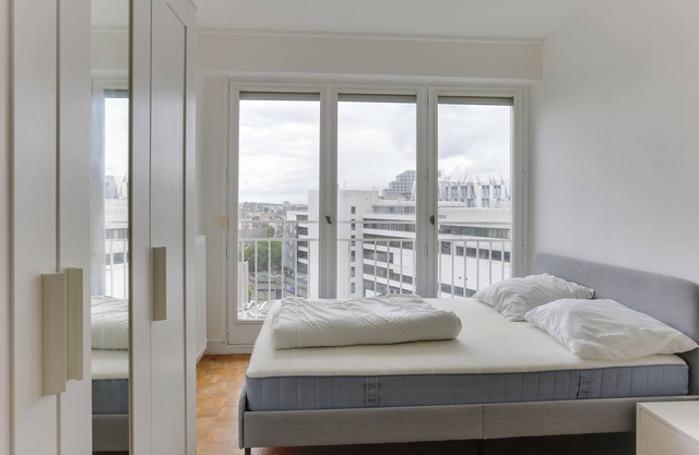 Room rental - mobility lease