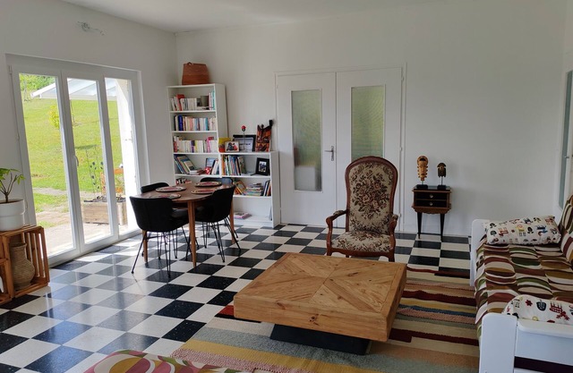 Room with magnificent view - Breakfast included. Table d'hôte on request