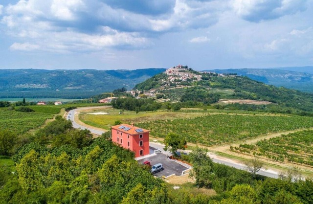 Rooms Cassa d'Oro in Motovun central Istria/Room Borgonja for 2 persons in scenic Motovun
