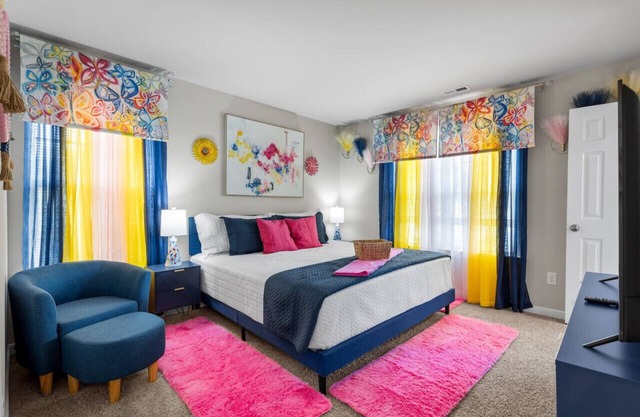 Roomy Getaway: Elevate Your Stay, 6 Mins to RIC!