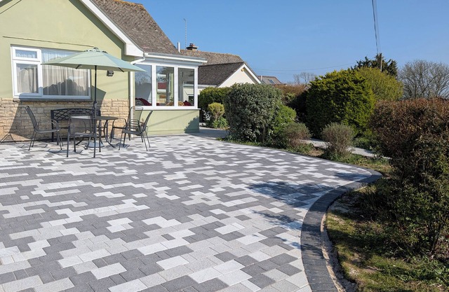 ROSAMOND, pet friendly, with a garden in Shipton Gorge