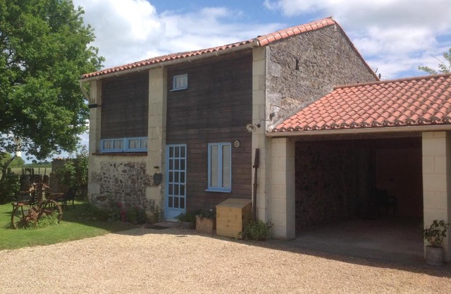 Rose Barn - Adorable country home with private pool