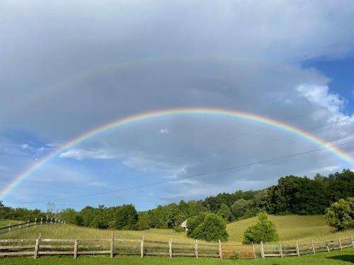 Rose Hill Farm Retreat in Amish Community