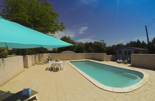 Rose Retreat at Domaine du Pin - Béziers, Languedoc Roussillon