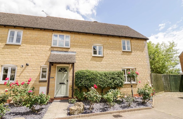 ROSEMEAD, pet friendly, with a garden in Moreton-In-Marsh