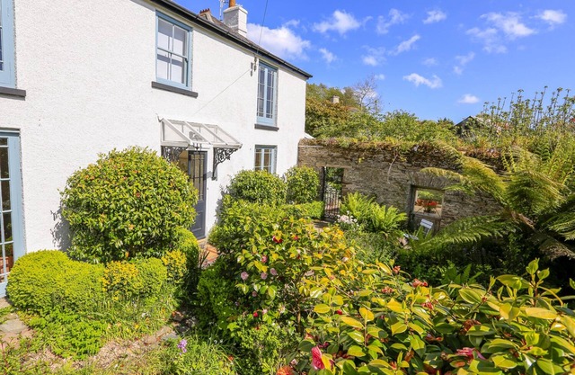 ROSEVINE, pet friendly, luxury holiday cottage in Slapton