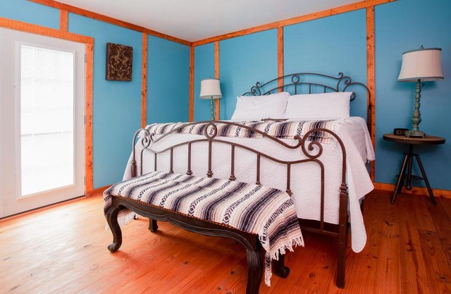 Round Top Hotel