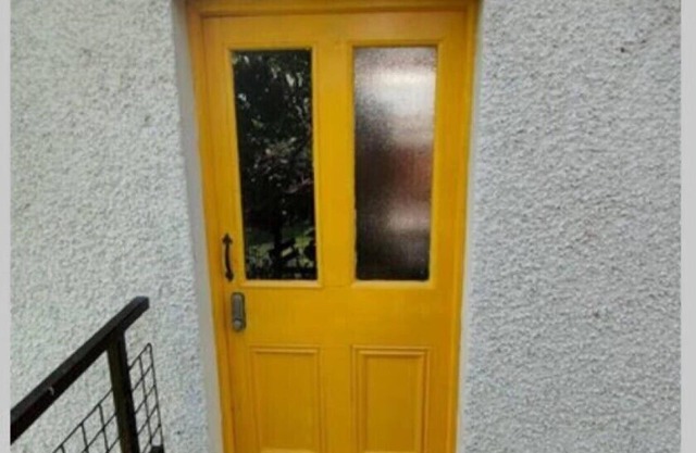 Rowantree Cottage One-Bedroom Apartment