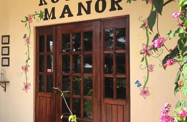 Royale Manor
