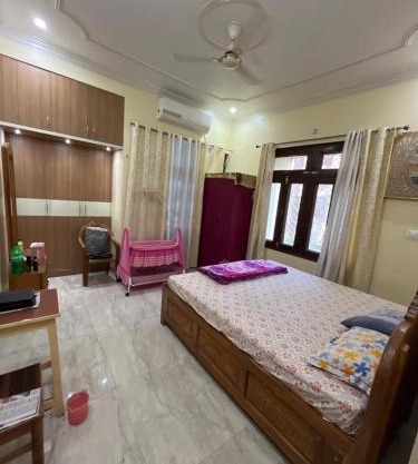 ROYALS By TETRI SADAN ALUXE STAY