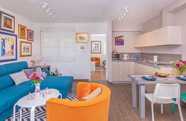 RozART apartment- 15 min by car from Old Town in quiet area ideal for walking