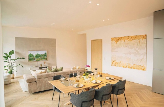 RR | The Penthouse | Luxe 105 m² | Central | WIFI