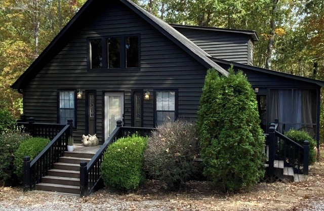 RRLAKEHOUSE-COZY CABIN IN HEART OF PICKWICK!🩵🏡nW/FUN BILLIARDS ROOM!🎱