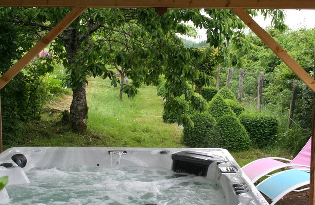 Ruby Room: Elegance and Comfort in the Heart of Nature