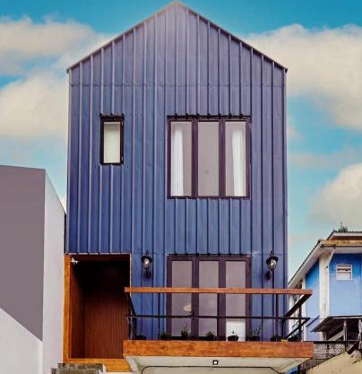RUMAH BIRU
