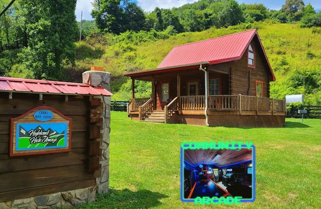 Rumples Retreat at Highland Hideaways - Arcade - Private Drive-in Theater