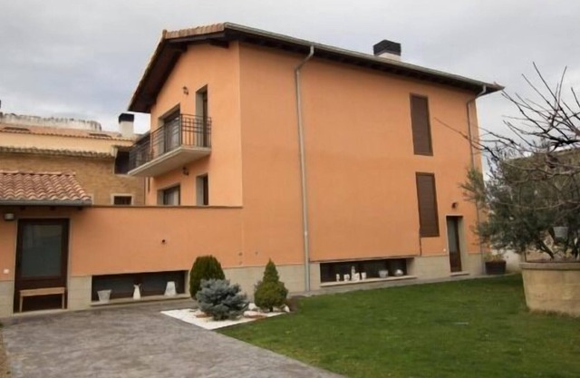 Rural apartment La Patxuela for 17 people