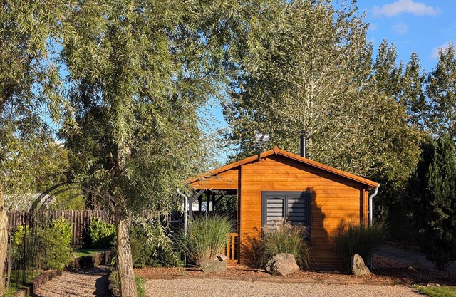 Rural cosy cabin with log burner on the lowlands of the famous Malvern Hills.