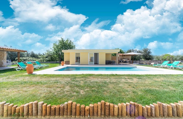 Rural Holiday Home with Pool