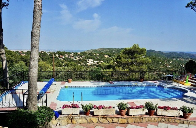 Rural house near Madrid with swimming pool