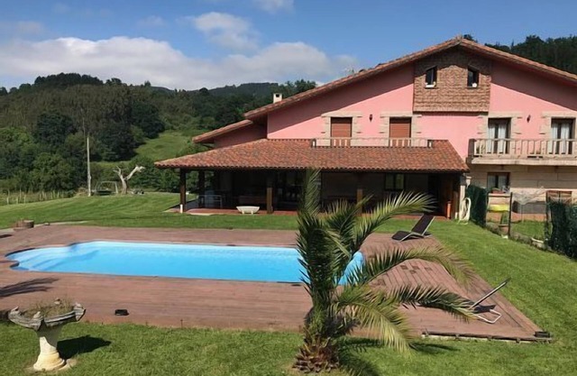Rural house (full rental) Chalet in Arcentales for 12 people