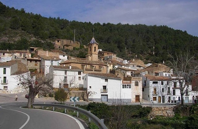 RURAL HOUSE IN SIERRA DE ESPADAN- VEO