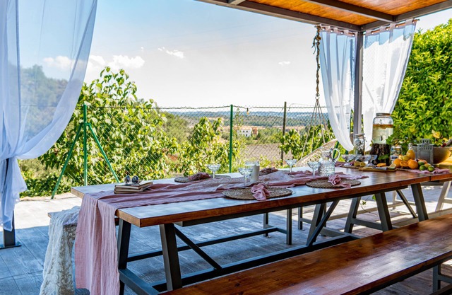 Rural house (rental) Cal Xamora for 13 people