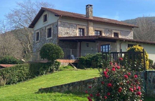 Rural house with swimming pool in Cantabria