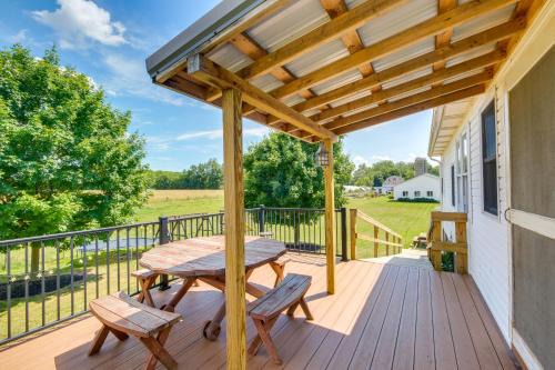 Rural Middlefield Home on Peaceful Working Farm!