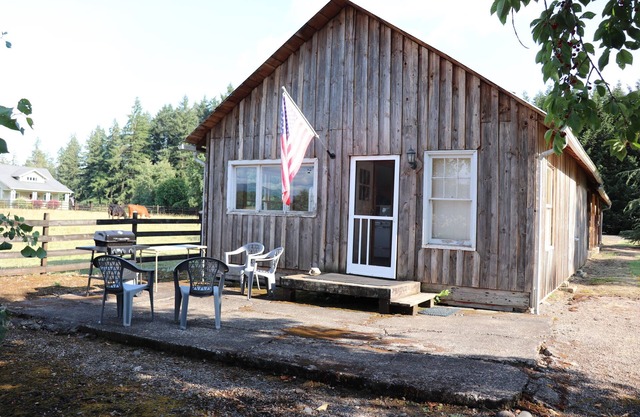 Rustic Cabin on 140-acre Working Cattle Ranch