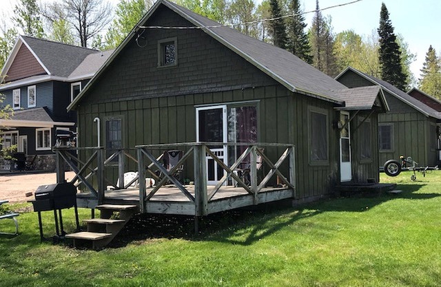 Rustic cabin on the St. Mary's River