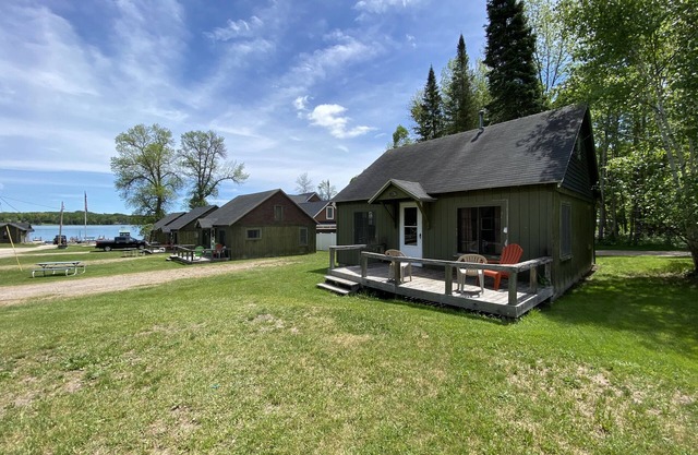 Rustic cabin on the St. Mary's River