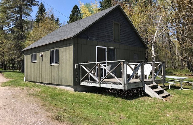 Rustic cabin on the St. Mary's River