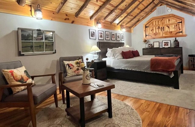 Rustic Charm Meets Modern Comfort in Barn Loft Escape