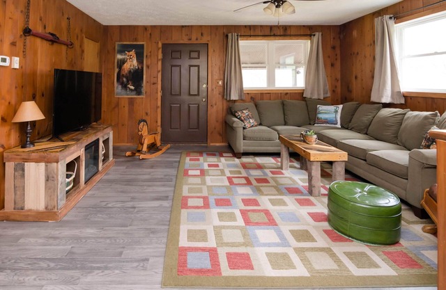 Rustic country home, 13 minutes to Geisinger