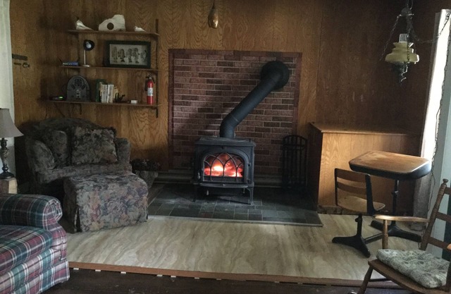 Rustic Farmhouse w/9 Beds, mins to MSU on working Farm! Pmts Avail. Mason MI
