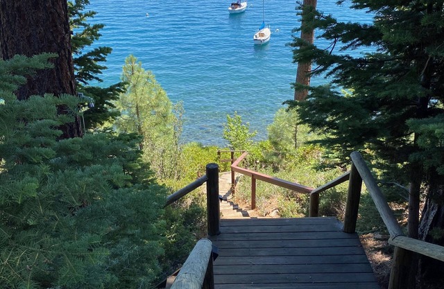 Rustic Lake Front Family Cabin with Beautiful Views