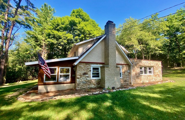 Rustic Lodge near Black Moshannon & Penn State