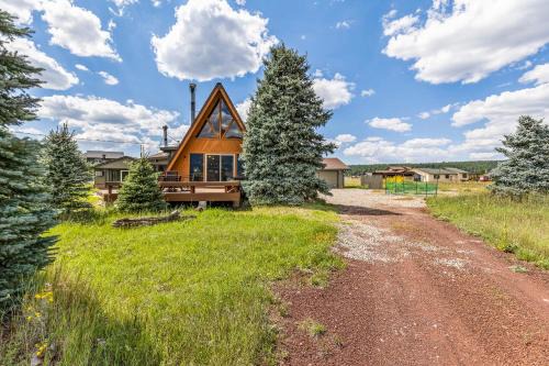 Rustic Mountain Chalet with Private Studio Minutes from Snowbowl