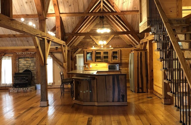 "Rustic Retreat" Timber Frame near Sam Houston Jones State Park & Casinos