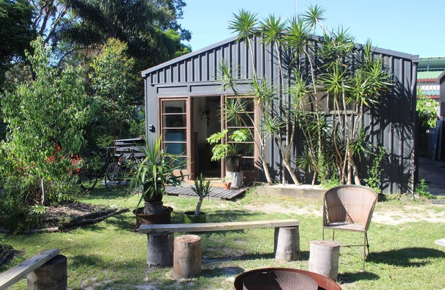 Rustic romantic studio. The closest accommodation to Frazers Reef beach.