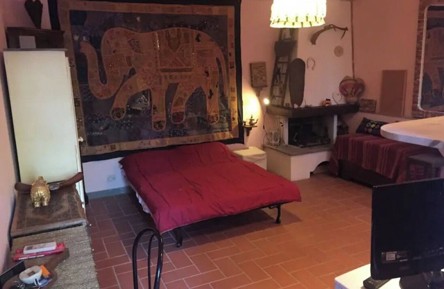Rustic studio 10min from Florence - country side