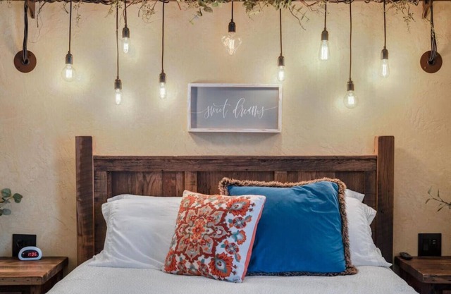 Rustic Suite · Romantic Getaway on Main Street - Rustic Suite